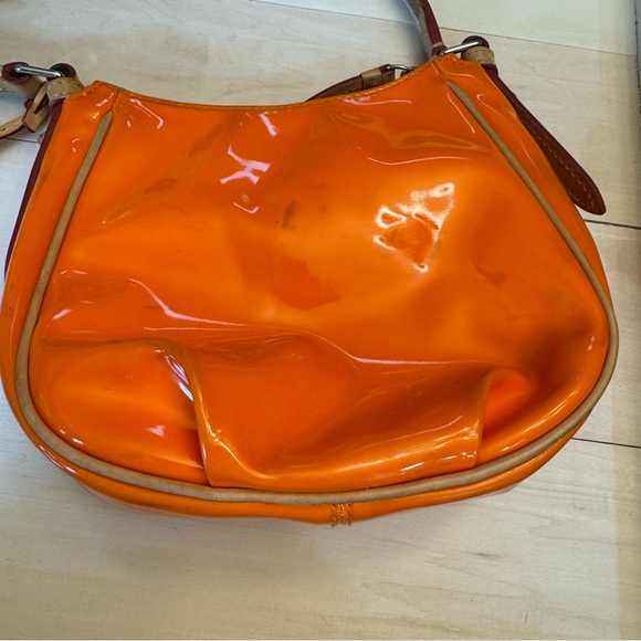 Dooney & Bourke Red Crossbody Orange Patent Leather Bag - Picture 4 of 16